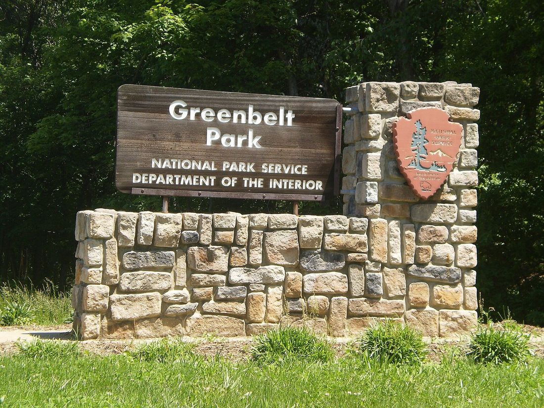 The stone entrance sign of Greenbelt Park in Maryland